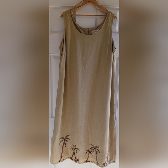 Studio I Dresses & Skirts - Studio 1 Tan Sleeveless Dress With Palm Tree Print Appliqué